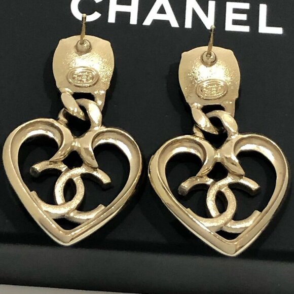 CHANEL CC Logos Rhinestone Heart Dangle Stud Earrings Gold Tone C23C Auth w/Box - Picture 2 of 8